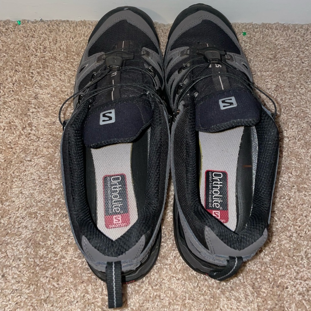 Salomon- Low hiking shoes